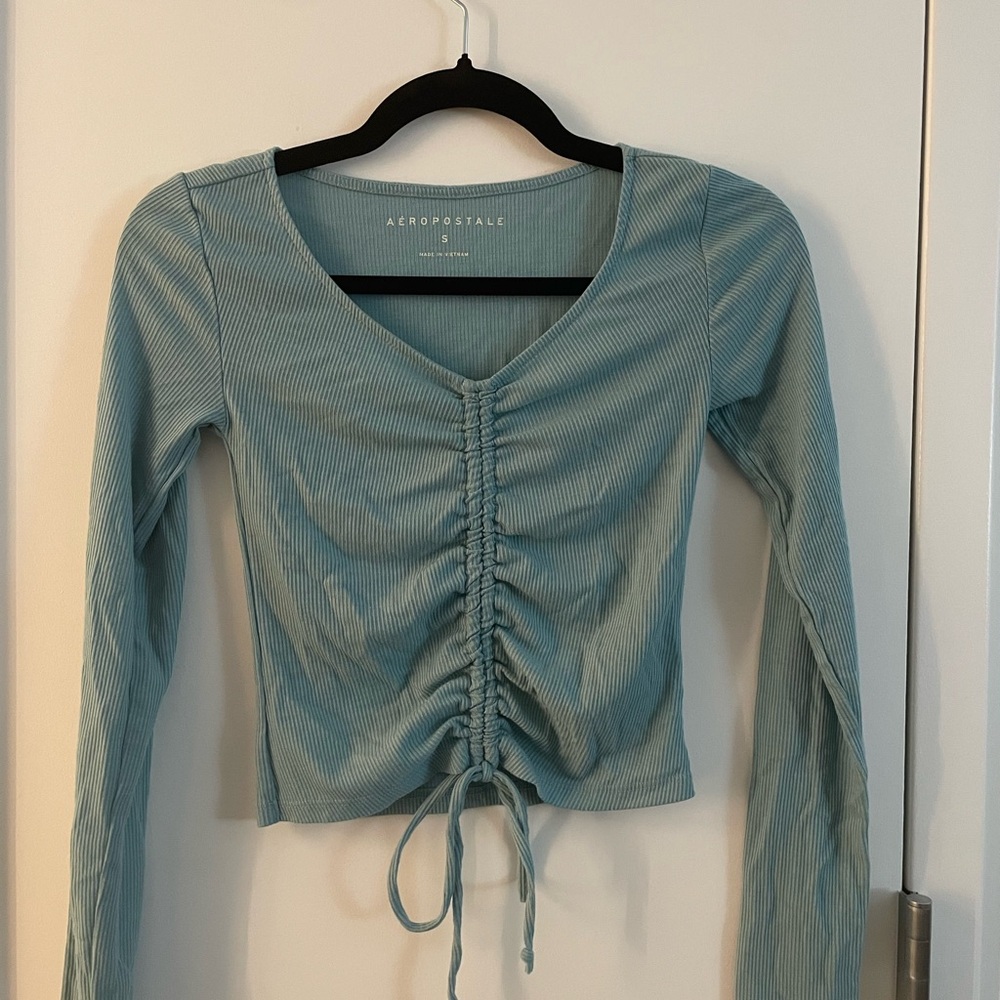 Aeropostale Women’s Size Small Turquoise Ruched Long Sleeve Cropped Shirt V-Neck